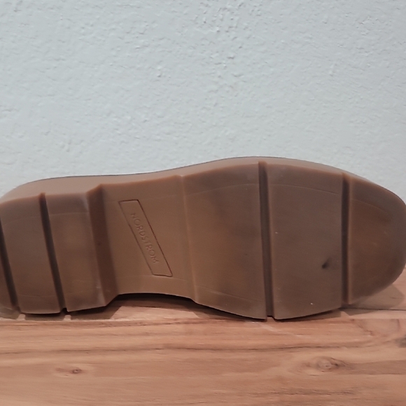 Nordstrom White Loafers with Tortoise Chain - Picture 7 of 9